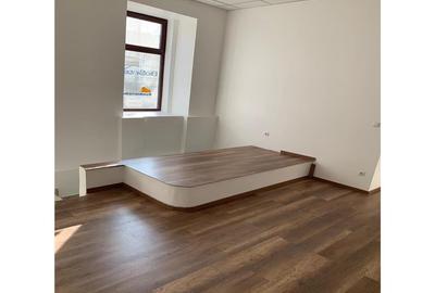 Birouri | Cabinet Medical | Vis a vis de primarie | 190 mp | Motilor - Central I - 3
