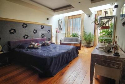 Apartament cu 5 camere decomandat în Matei Voievod
