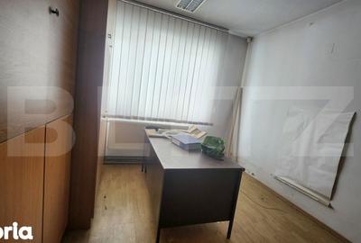 Spațiu comercial, de 1,500 mp, în Central - 15