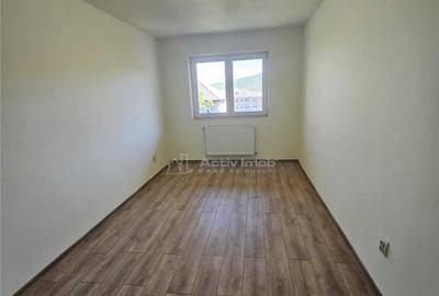 Apartament 3 camere de 67 mp- Cugir