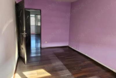 Apartament cu 3 camere semidecomandat în Crișan - 1