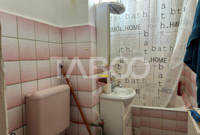 Garsoniera cu balcon si pivnita de 12 mp etaj 1 Zona Strand de vanzare - 5