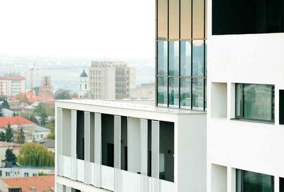 Apartament cu 4 camere în Universității - 14