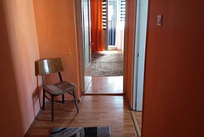 Apartament cu 2 camere semidecomandat, mobilat în Exterior Vest