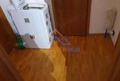Apartament cu 3 camere de vanzare, zona Trapezului - 7