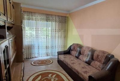 Apartament 2 camere , cu 2 balcoane ?i pivni?a , zona Micr - 2