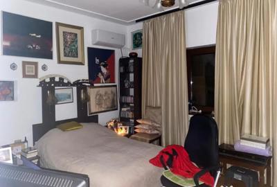 Apartament cu 4 camere semidecomandat în Universitate