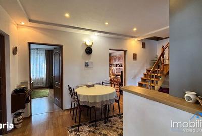 Casă cu 4 camere cu Teren 370 Mp în Central - 7