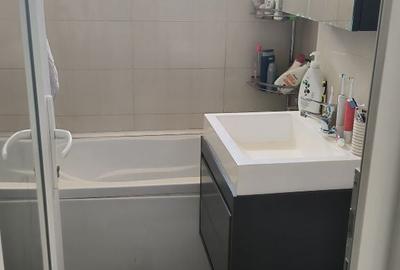 Apartament cu 4 camere semidecomandat în Micro 38 - 3