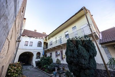 Apartament cu 4 camere semidecomandat, mobilat în Ultracentral