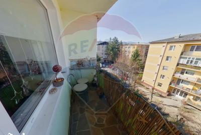 Apartament cu 3 camere decomandat, mobilat în Central