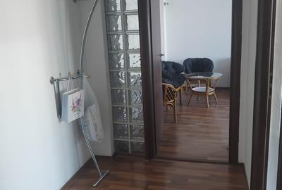 Apartament cu 2 camere decomandat în Trocadero - 8