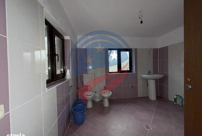 Casă cu 4 camere în Central - 2