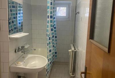 Garsonieră decomandată în Tei