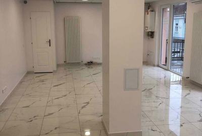 Spațiu comercial, de 53 mp, în Central - 4