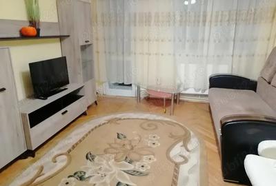 Inchiriez ap 2 camere, ultracentral, Suceava (langa Liceul Petru Rares, la 5 min USV)