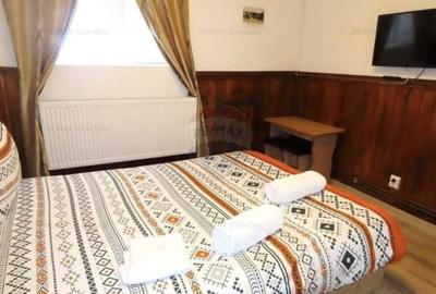 Casă cu 4 camere cu Teren 100 Mp în Central - 1