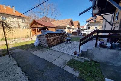 Casă cu 4 camere cu Teren 4 Mp în Central - 2