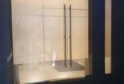 Spațiu comercial, de 875 mp, în Central