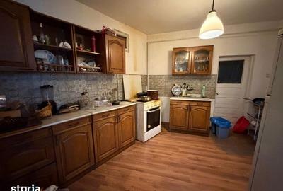 Casă cu 6 camere cu Teren 190 Mp în Ferentari - 2