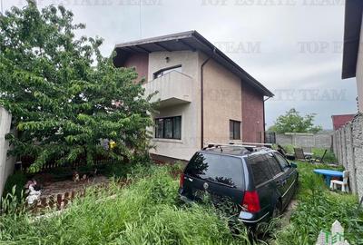 Casa cuplata.curte individuala generoasa, cu 3 camere,2 bai, P+1E+Pod, cu toate - 2