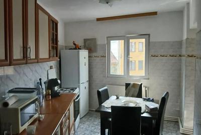 Apartament cu 2 camere decomandat în Central - 4