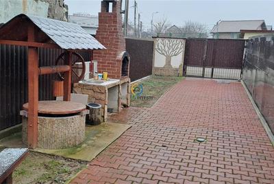 Casă cu 3 camere cu Canalizare în Mărăcineni - 1