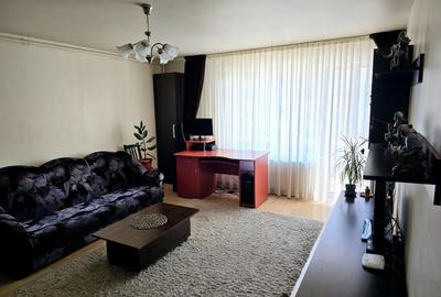 Persoana fizica, vand apartament 65 mp., semidecomandat, in loc. Flore