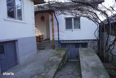 Casă cu 4 camere în Valea Hotarului - 9