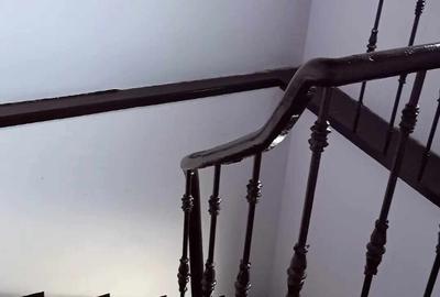 Sinaia ultracentral - apartament 4 camere la mansarda in vila P+1+M - 1