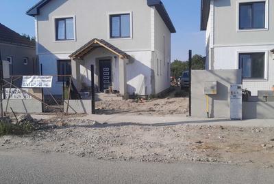 Casă cu 4 camere în Central