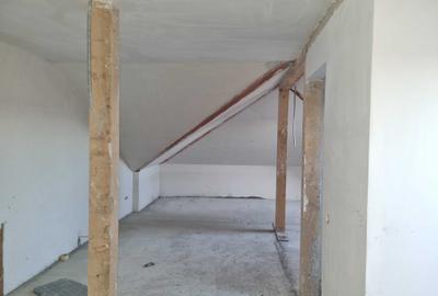 Casă cu 4 camere în Central - 6