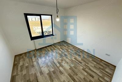 Casă cu Teren 440 Mp în Ișalnița - 8