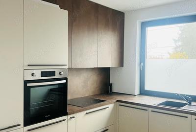 Casă cu 4 camere cu Teren 175 Mp în Central - 1