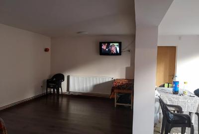 Casă cu 10 camere cu Teren 1500 Mp în Săcueni - 9