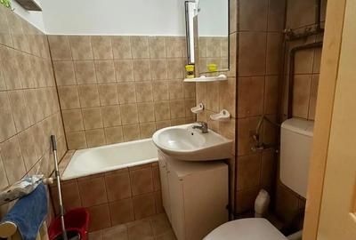 Proprietar inchiriez apartament doua camere - 1