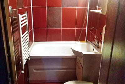 Inchiriez apartament cu 2 camere Bulevardul Independen?ei langa salon Ramona pia?a 1 Mai bloc - 1