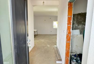 Duplex cu 3 camere cu Canalizare în Moșnița Nouă - 2