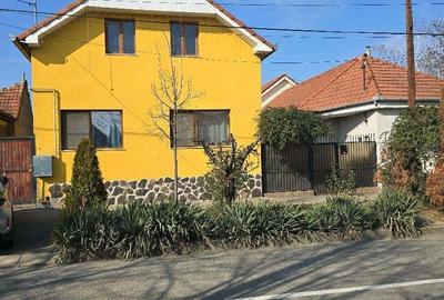 Vand vila P+M , zona Cantemir-Salca, constr 2014, , SC-194 mp, teren 270, gaz - 1