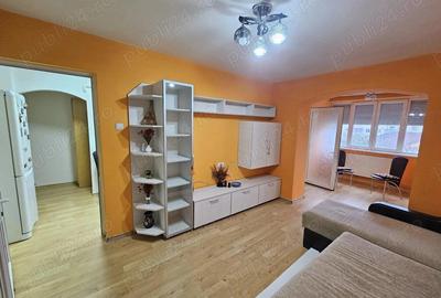 Apartament cu 3 camere semidecomandat în Central - 9