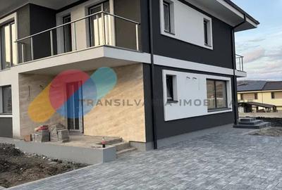 Casă individuală cu 4 camere cu Canalizare în Chinteni