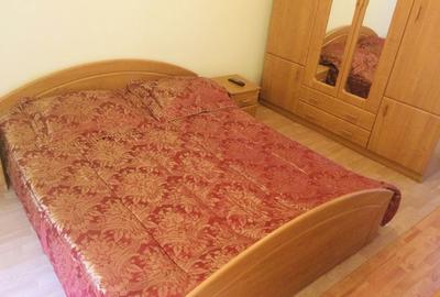 Apartament cu 3 camere decomandat în Lotrioara