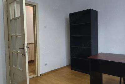 Spațiu comercial, de 110 mp, în Central - 8