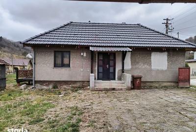 Casă cu 2 camere cu Teren 800 Mp în Rusca - 11