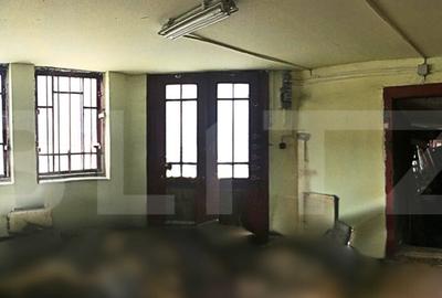 Spațiu comercial, de 400 mp, în Central - 7