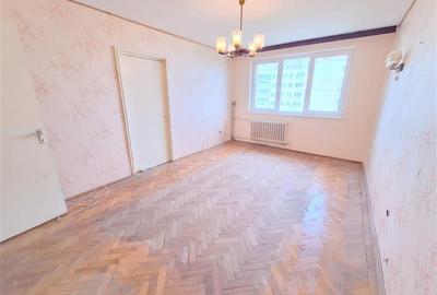 Apartament cu 3 camere decomandat în 9 Mai - 2