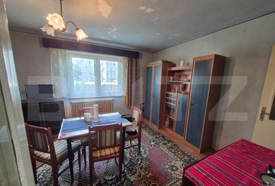 Apartament cu 2 camere, decomandat, etaj 1 zona ANDREI S