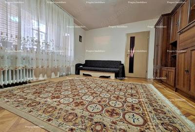 Apartament cu 2 camere semidecomandat în Soarelui