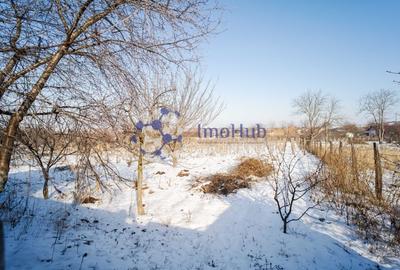 Teren de 2200 mp si casa in sat Voinesti, langa biserica - 4