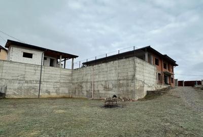 Casă cu 4 camere cu Teren 1800 Mp în Central - 3